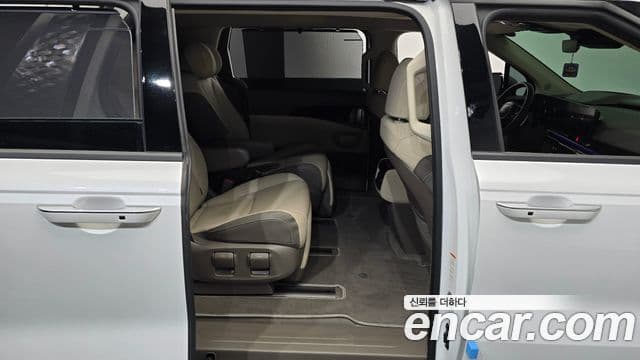 Kia Carnival 2024 — Фото 12/20