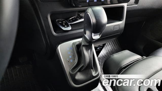Hyundai Staria 2021 — Фото 9/20