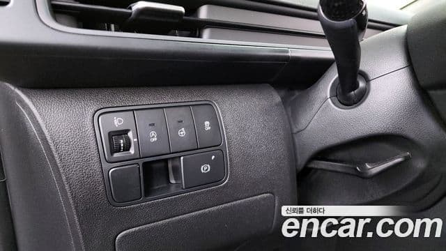 Hyundai Staria 2021 — Фото 16/20