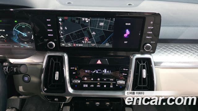 Kia Sorento 2021 — ფოტო 14/20