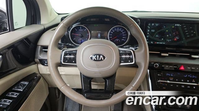 Kia Carnival 2021 — Фото 13/20