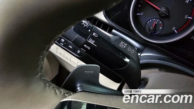 Kia Carnival 2021 — Фото 16/20