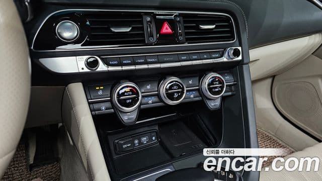 Genesis G70 2019 — ფოტო 16/20