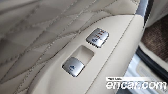 Genesis G70 2019 — ფოტო 17/20