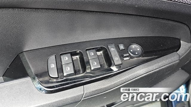 Kia Sportage 2021 — ფოტო 17/20