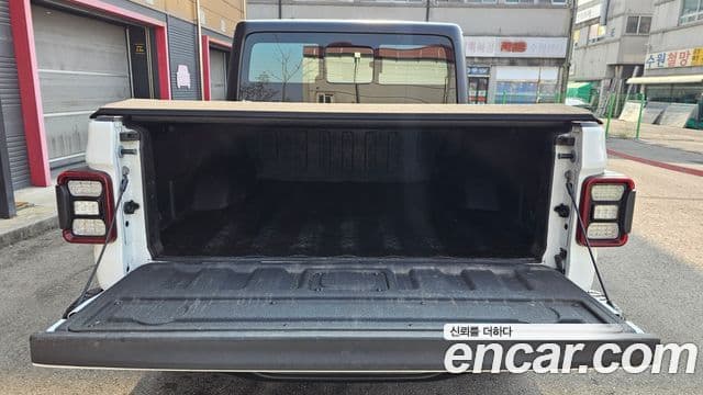 Jeep Gladiator 2021 — Şəkil 20/20