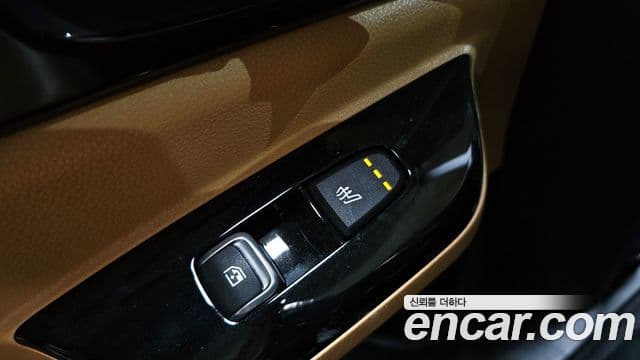 Kia Carnival 2022 — Фото 18/20