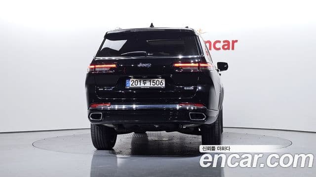 Jeep Grand Cherokee 2022 — ფოტო 4/20