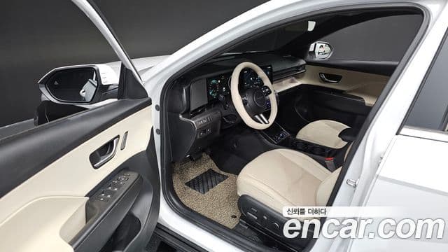 Hyundai Kona 2023 — Фото 10/20