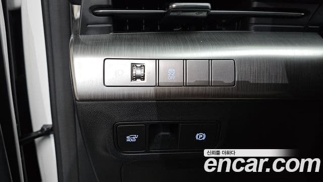 Hyundai Kona 2023 — Фото 13/20