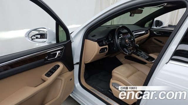 Porsche Macan 2022 — Şəkil 10/20