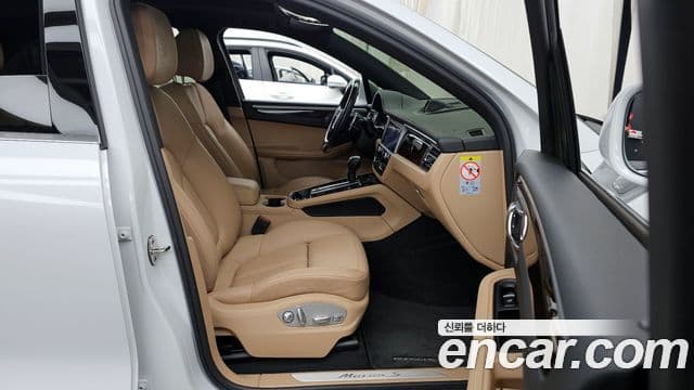 Porsche Macan 2022 — Şəkil 11/20