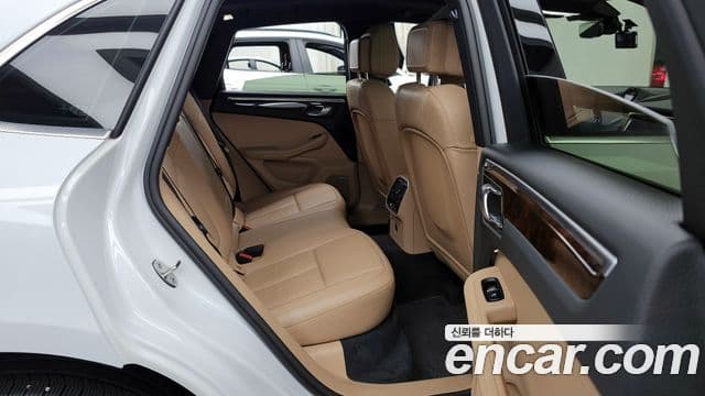 Porsche Macan 2022 — Şəkil 12/20