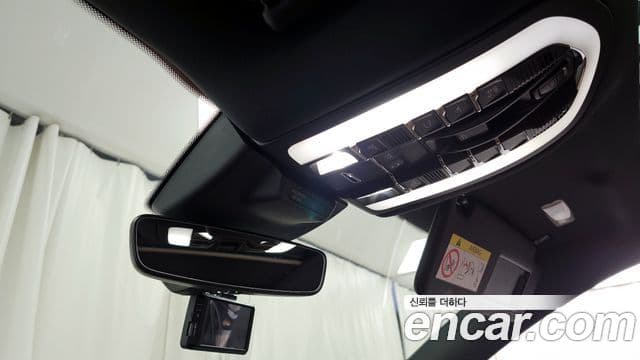 Porsche Macan 2022 — Şəkil 17/20