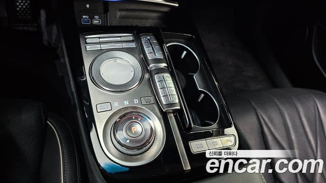 Genesis Electrified G80 2020 — Şəkil 9/20