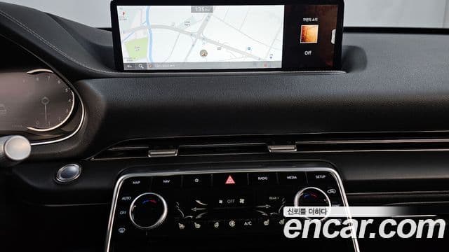 Genesis GV80 2021 — ფოტო 14/20