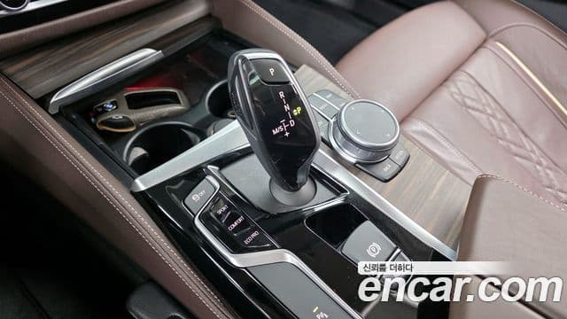 BMW 5 Series 2019 — Şəkil 6/20