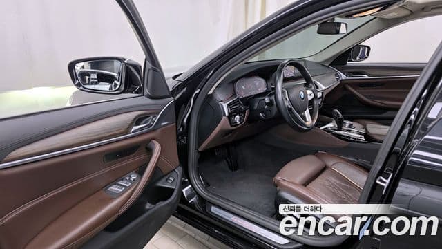 BMW 5 Series 2019 — Şəkil 7/20