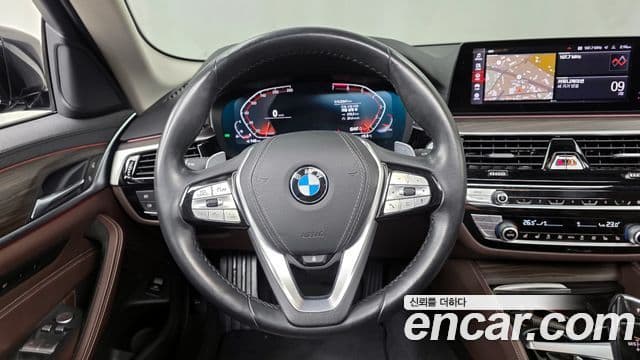 BMW 5 Series 2019 — Şəkil 13/20