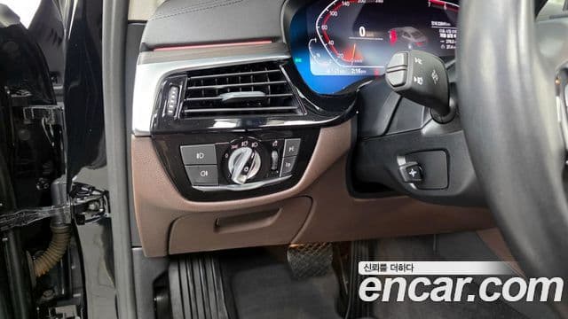 BMW 5 Series 2019 — Şəkil 3/20