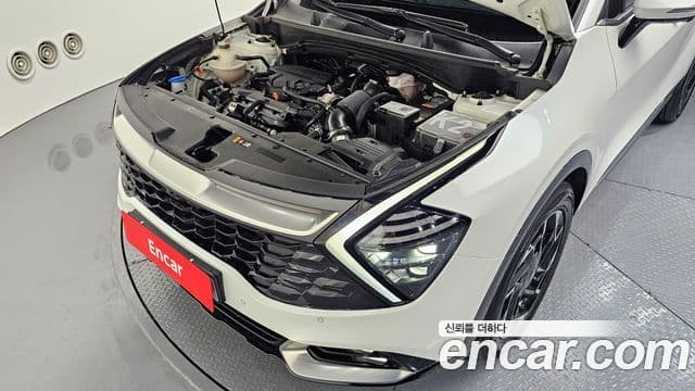 Kia Sportage 2023 — ფოტო 6/20