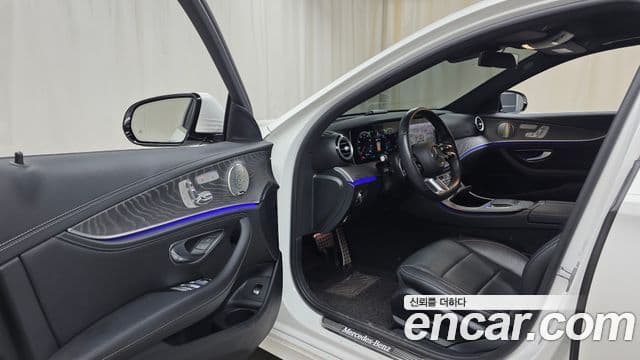 Mercedes-Benz E-Class 2022 — Şəkil 10/20