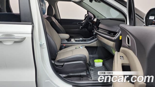 Kia Carnival 2025 — Photo 5/20