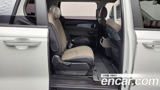 Kia Carnival 2025 — Photo 14/20