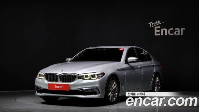 BMW 5 Series 2018 — Şəkil 10/20