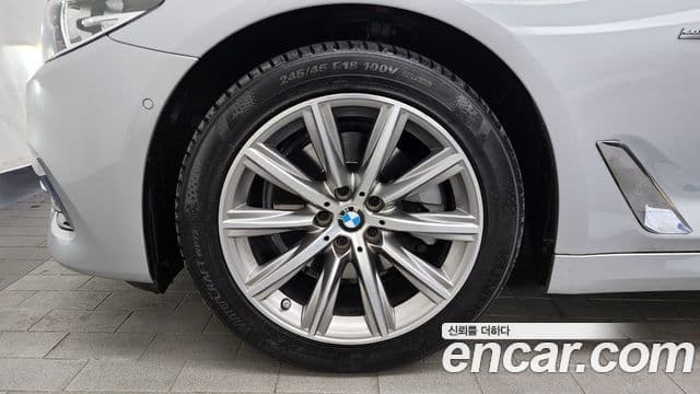 BMW 5 Series 2018 — Şəkil 4/20