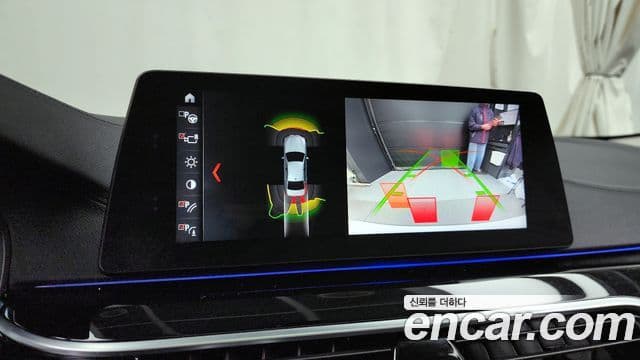 BMW 5 Series 2018 — Şəkil 15/20