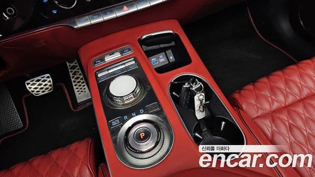 Genesis GV70 2022 — Şəkil 9/20