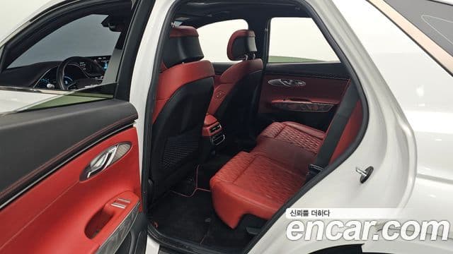 Genesis GV70 2022 — Şəkil 12/20