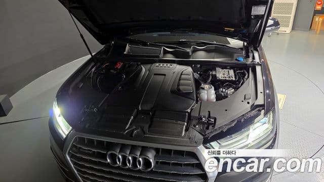 Audi Q7 2019 — Şəkil 6/20
