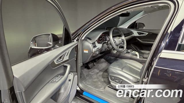 Audi Q7 2019 — Şəkil 10/20