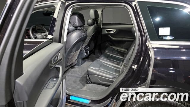 Audi Q7 2019 — Şəkil 11/20