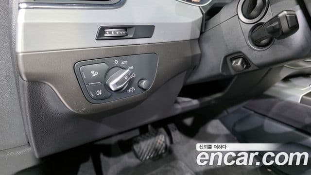 Audi Q7 2019 — Şəkil 14/20
