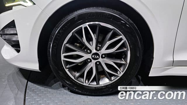 Kia K5 2020 — ფოტო 5/20