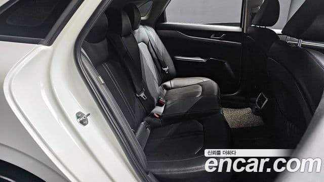Kia K5 2020 — ფოტო 12/20