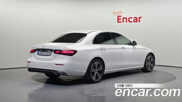 Mercedes-Benz E-Class 2021 — ფოტო 2/20