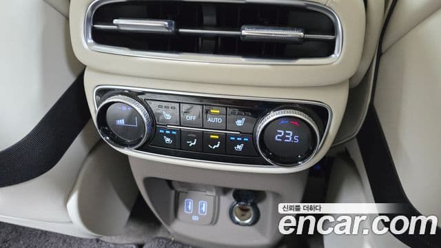 Genesis GV80 2021 — ფოტო 19/20