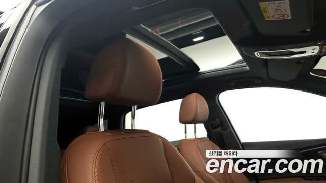 Audi Q7 2023 — ფოტო 18/20