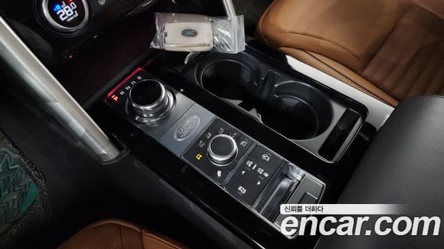 Land Rover Discovery 5 2019 — Şəkil 9/20