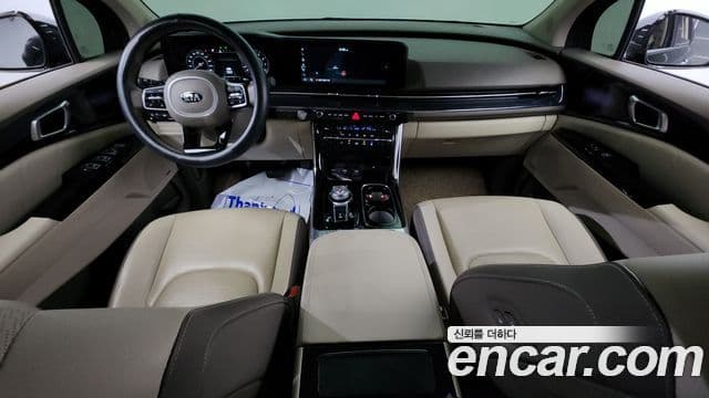 Kia Carnival 2021 — фото 7 из 20