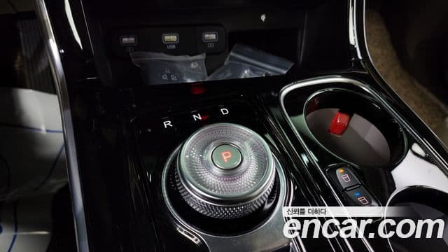 Kia Carnival 2021 — фото 9 из 20