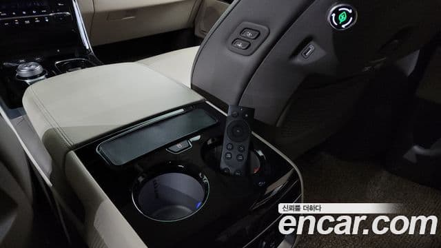 Kia Carnival 2021 — Şəkil 19/20