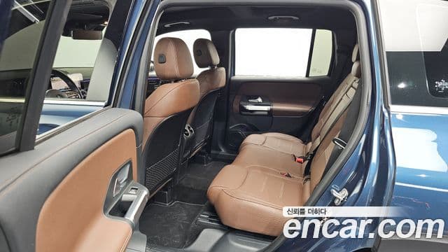 Mercedes-Benz GLB-Class 2023 — ფოტო 4/20