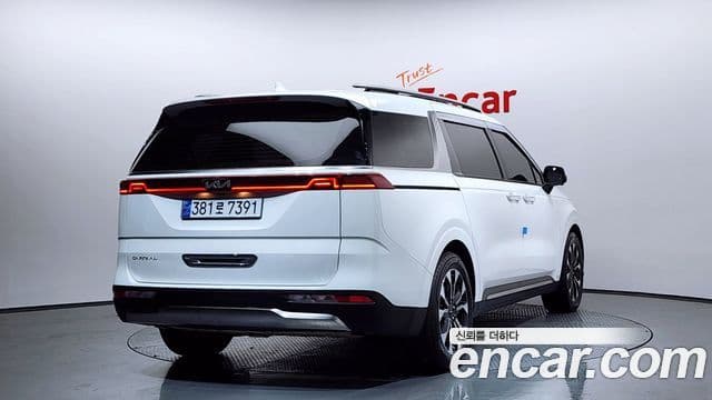 Kia Carnival 2021 — Фото 2/20