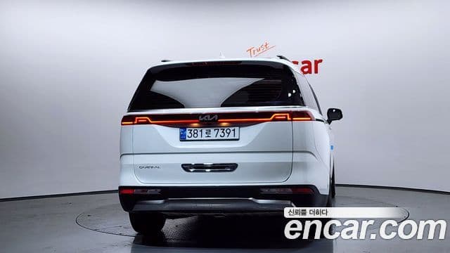 Kia Carnival 2021 — Фото 4/20