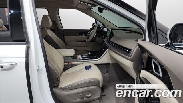 Kia Carnival 2021 — Фото 11/20